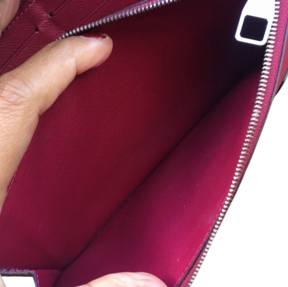 ✨️LOUIS VUITTON MONOGRAM MARIE ROSE EPI WALLET - Picture 10 of 15